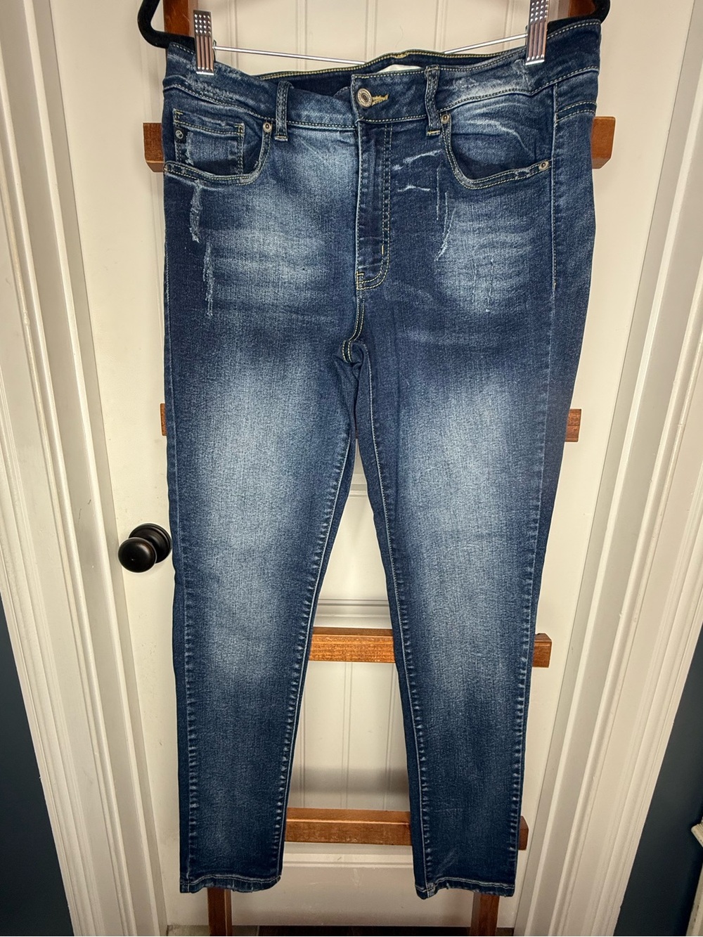 Kancan High Rise Skinny Jeans Size 30 Distressed Medium Wash